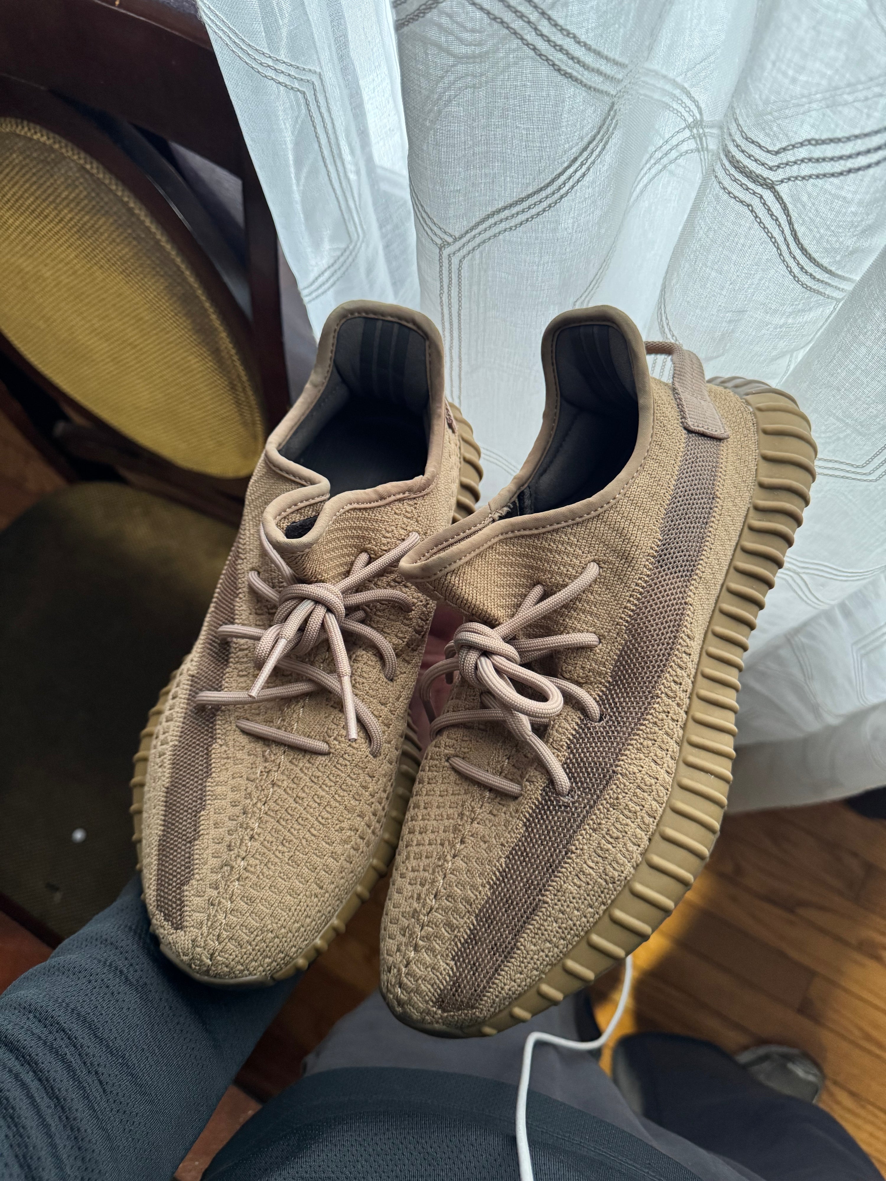 Yeezy 350 Earth USED